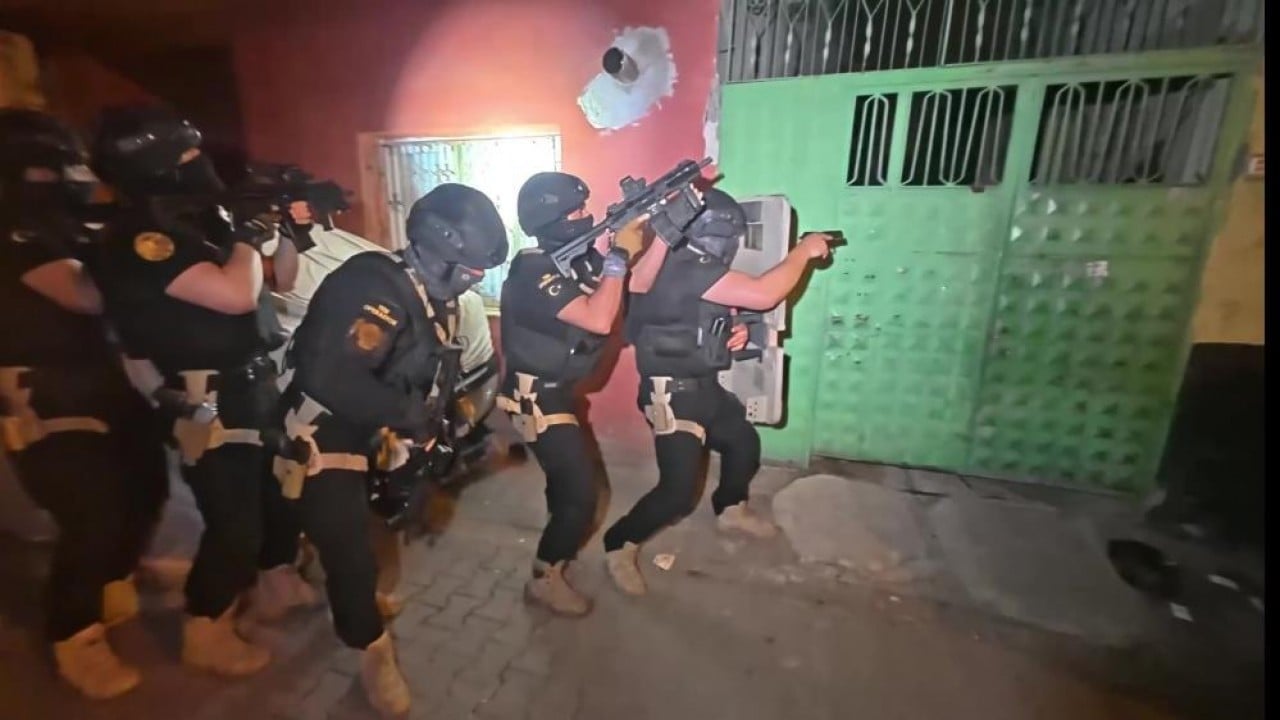 Adana'da terör örgütü DEAŞ'a operasyon! 16 zanlı yakalandı