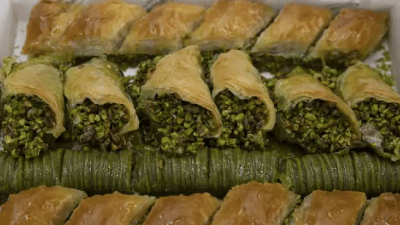 Foto - Adanalılar yapılan listeye çok bozuldu: Kimse Malatya'ya kayısı yemeğe gitmez!