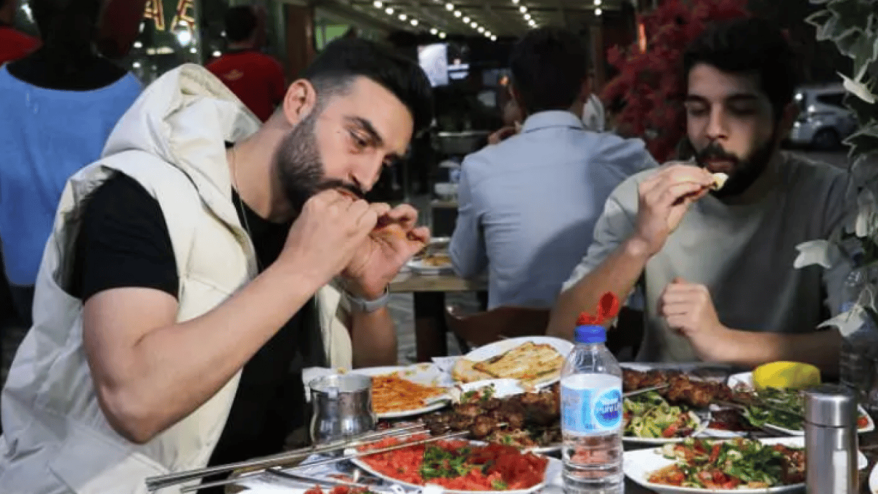 Foto - Adanalılar yapılan listeye çok bozuldu: Kimse Malatya'ya kayısı yemeğe gitmez!