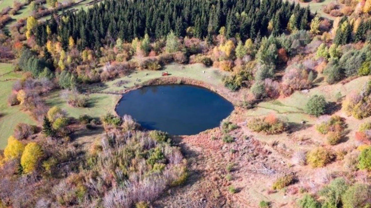 Foto - Adeta insan gözünü andırıyor! Şavşat'ın gözü havadan görüntülendi