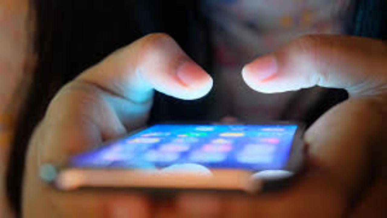 Adım adım iç savaşa sürüklenen İran’da herkesin telefonuna bu mesaj gelmeye başladı