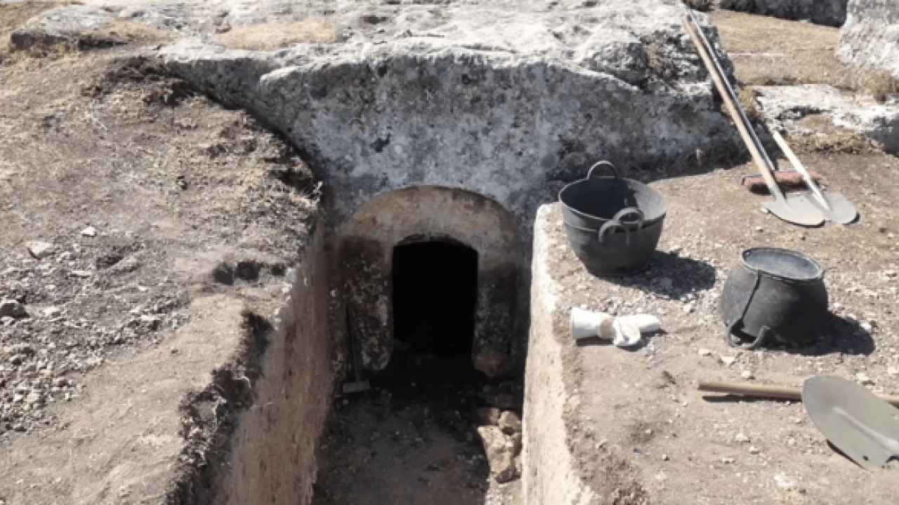 Adıyaman'da tarih fışkırdı! 1800 yıllık kubbeli mezarda 'ölümsüzlük' şifresi