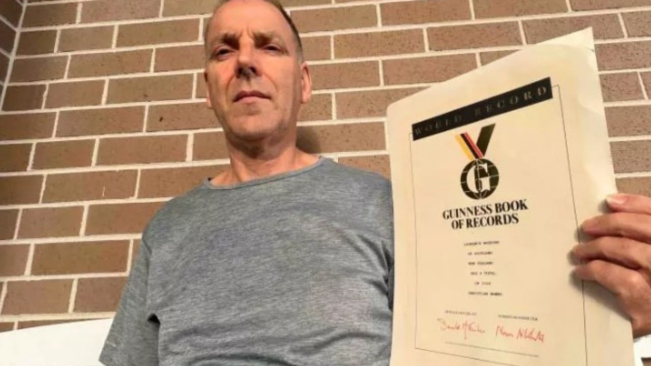 Foto - Dünyanın en uzun adını taşıyan adam: Kelime sayısıyla rekor kırdı!