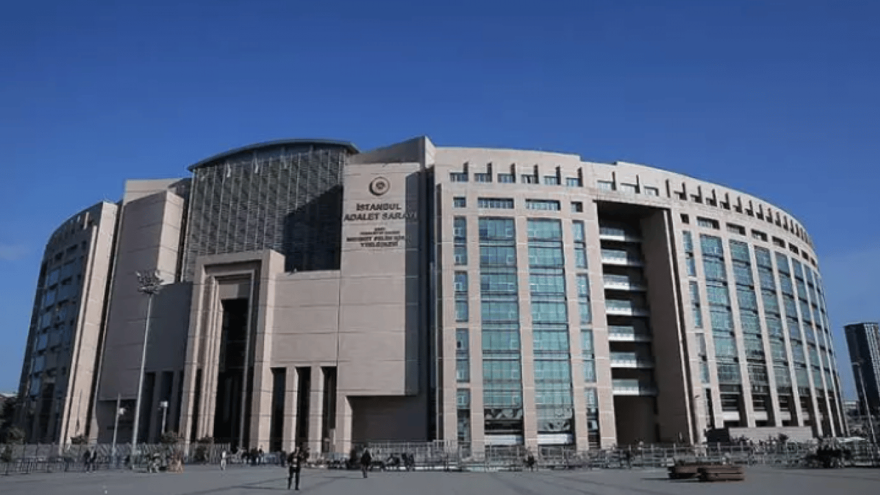 Foto - Adliye önünde cinayete ibretlik ceza: Daha 23 yaşındaydı!