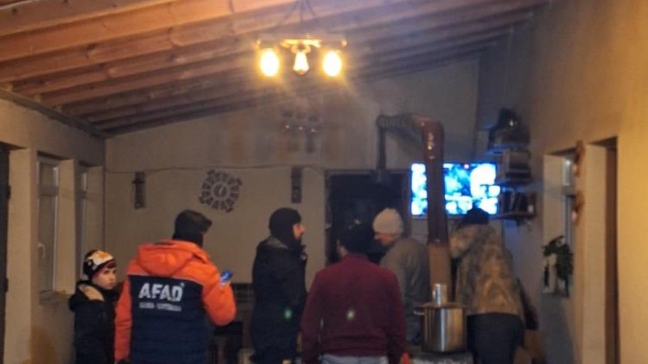 Foto - AFAD yaşlı hastaya kar aracı ile ulaştı