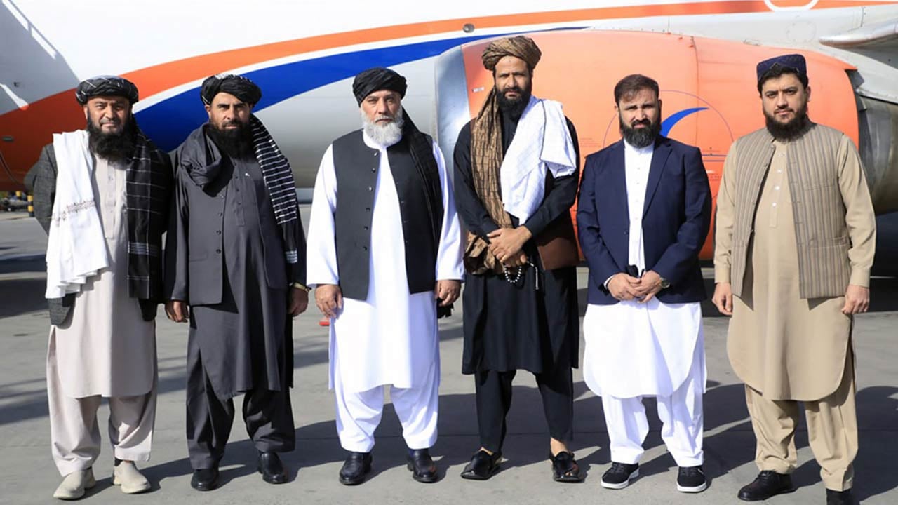 Foto - Afganistan, Pakistan’ın baş düşmanıyla el sıkıştı!