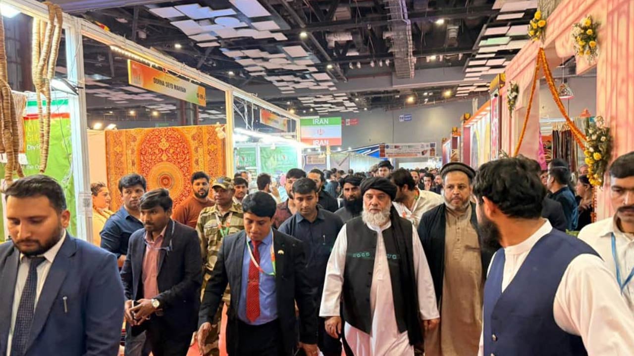 Foto - Afganistan, Pakistan’ın baş düşmanıyla el sıkıştı!