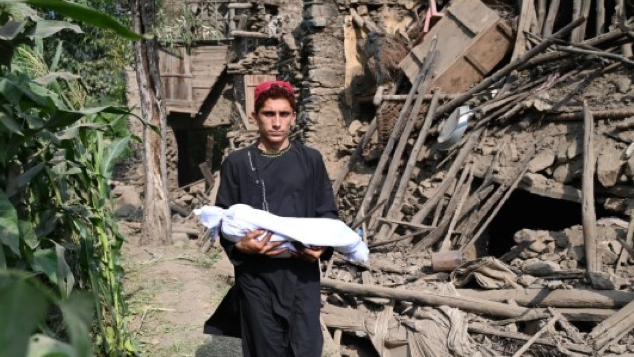 Afganistan'da büyük deprem: Ölü sayısı belli oldu!