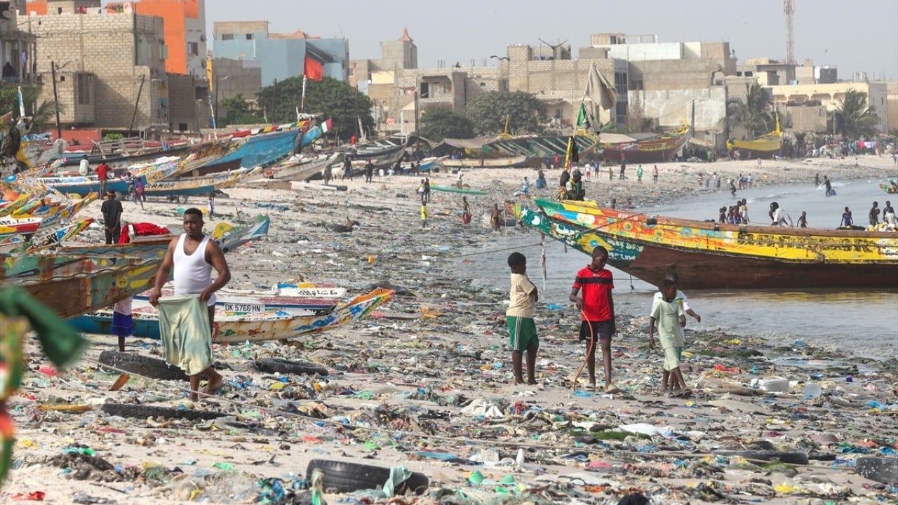 Foto - Afrika’nın en güzel koyu kirliliğe yenildi