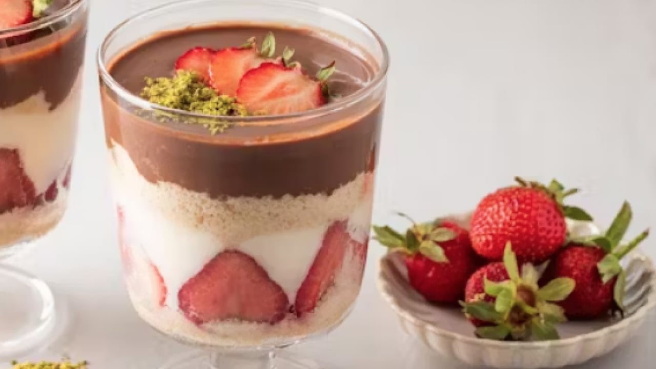 Foto - Ağır şerbetli tatlılara alternatif arayanlar... İftar saatine şipşak magnolia tarifi