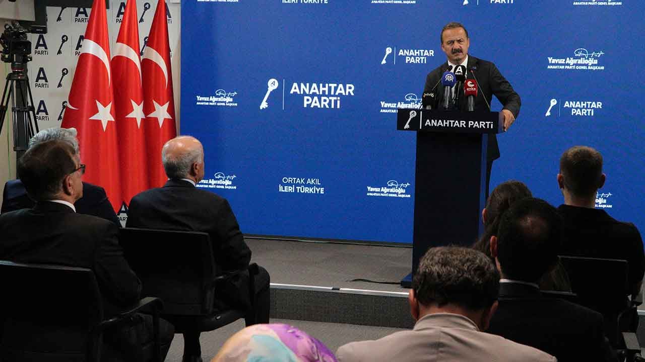 Foto - Ağıralioğlu yine ters köşe yaptı! Muhaliflerin ağzı bir karış açık kaldı
