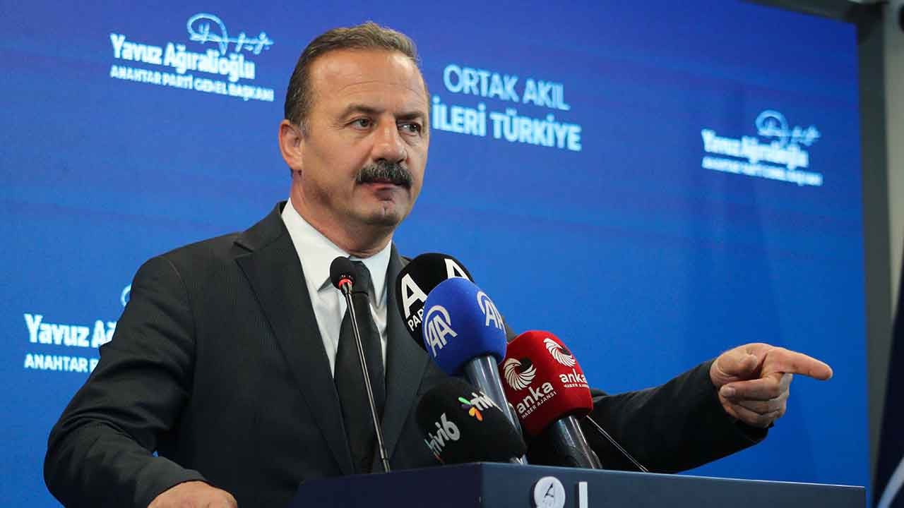 Foto - Ağıralioğlu yine ters köşe yaptı! Muhaliflerin ağzı bir karış açık kaldı