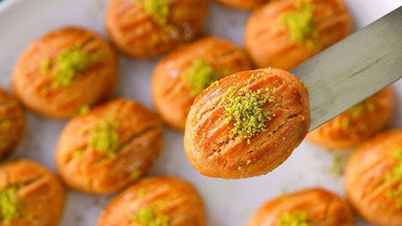 Foto - Ağızda eriyen şekerpare tarifi: Şipşak hazırla servis et! Dışardan alan vazgeçiyor