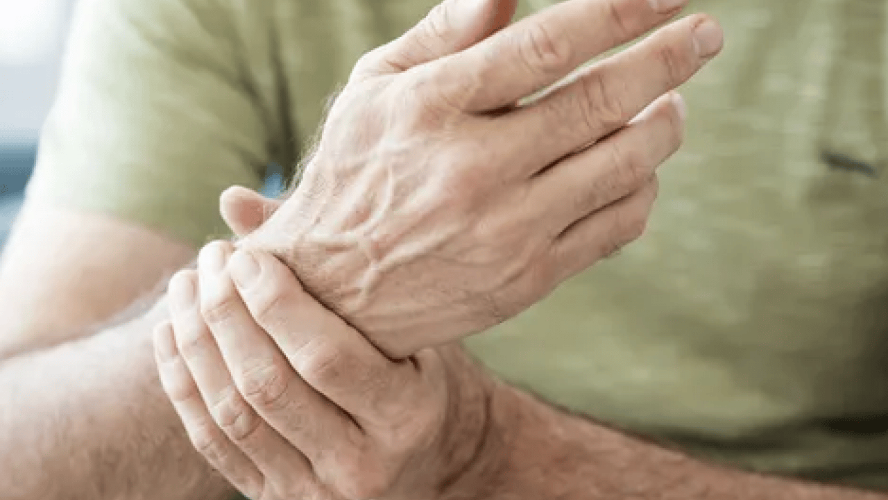 Ağrılar giderek taşacak artık! Vücuttaki geçmeyen ağrıyı hafife almayın! Kemikleri sessizce etkiliyor...