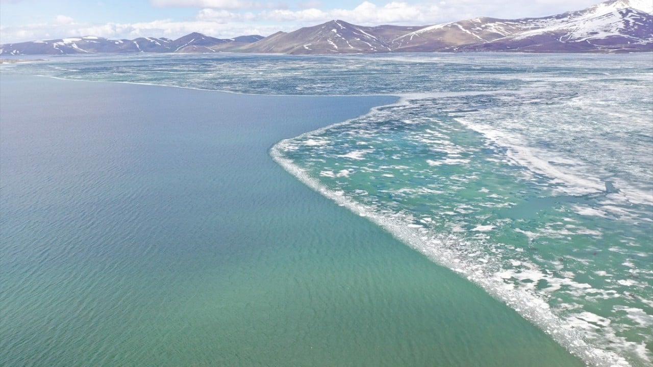 Foto - Ağrı'nın doğl güzelliği Bahara merhaba deyip buzlara veda ediyor