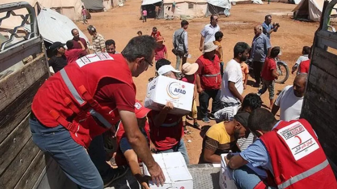 Foto - AHBAP’ın hırsız şebekesi utansın! AFAD'dan 5 kıtada 85 ülkeye yardım eli