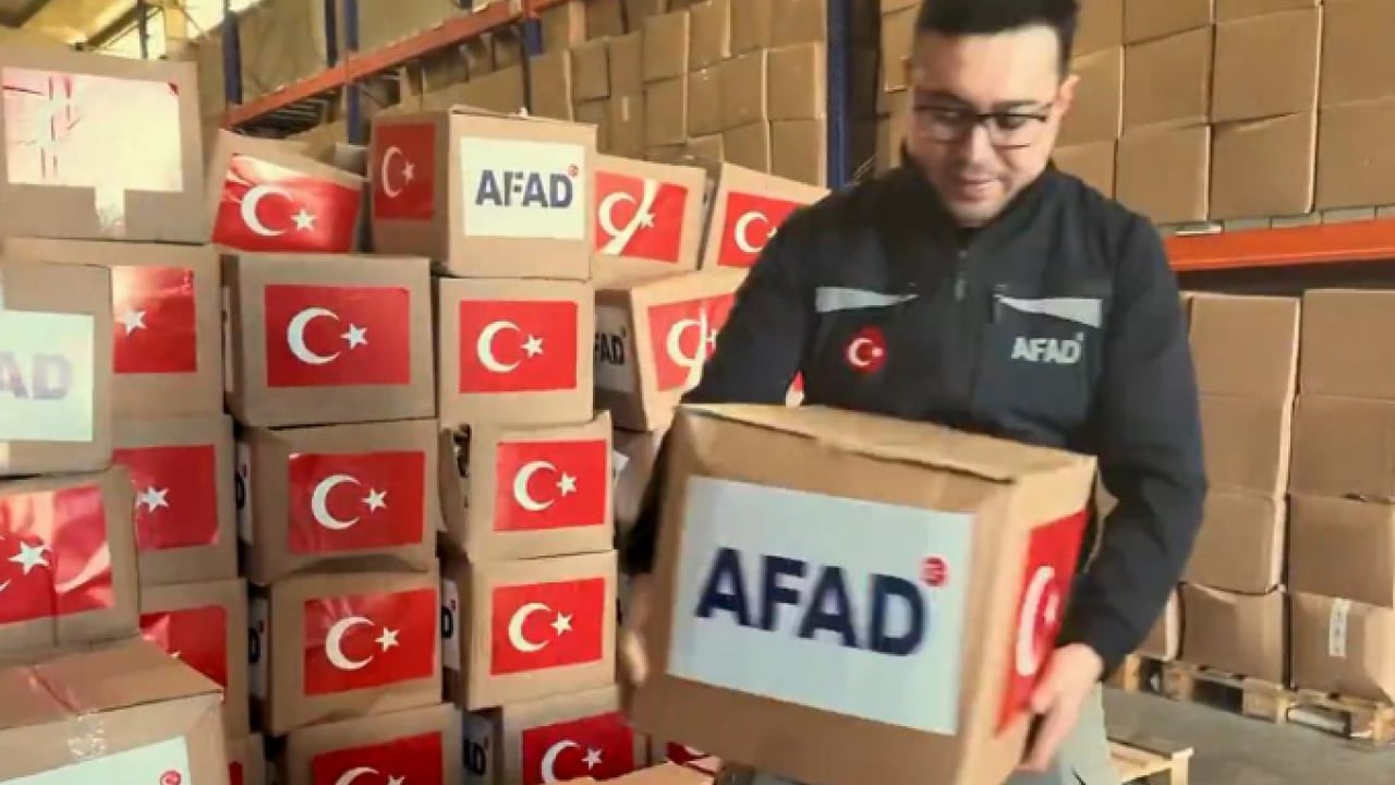 Foto - AHBAP’ın hırsız şebekesi utansın! AFAD'dan 5 kıtada 85 ülkeye yardım eli