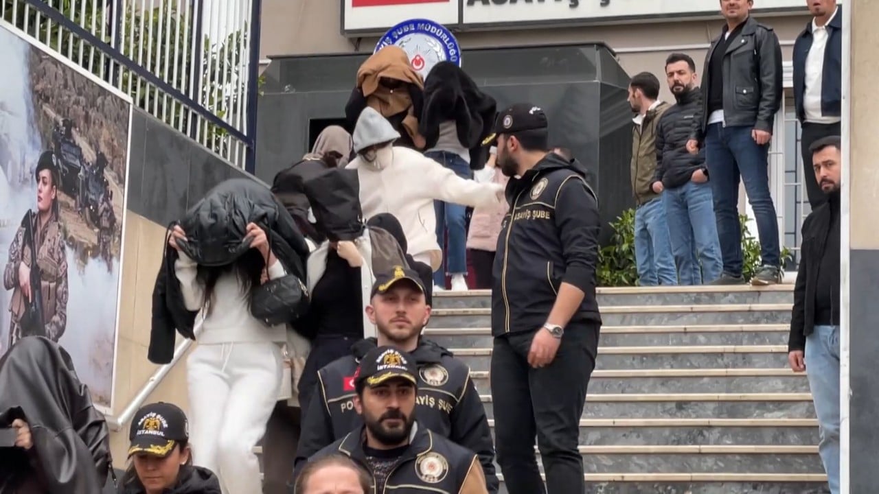 Foto - Kafalarına ne buldularsa geçirdiler! Utanmazların utandığı görüntüler