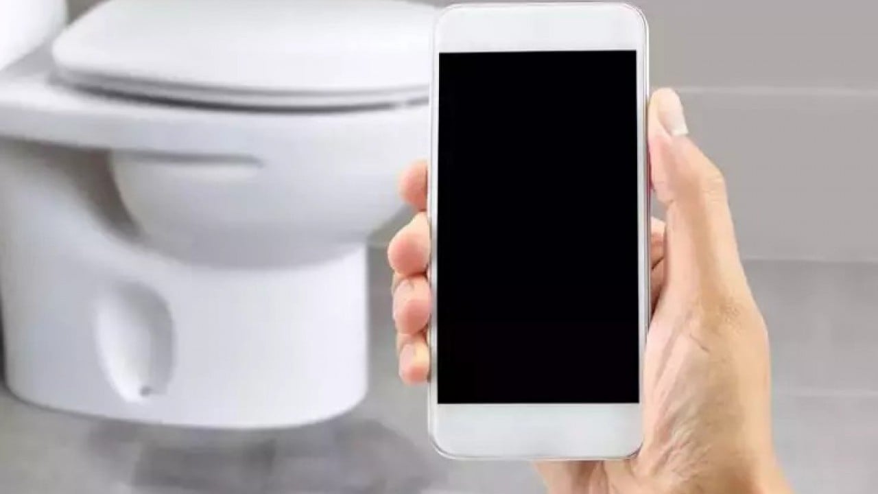 Foto - Ahlaksızlar yakayı ele verdi: AVM’nin kadınlar tuvaletinde sapık paniği