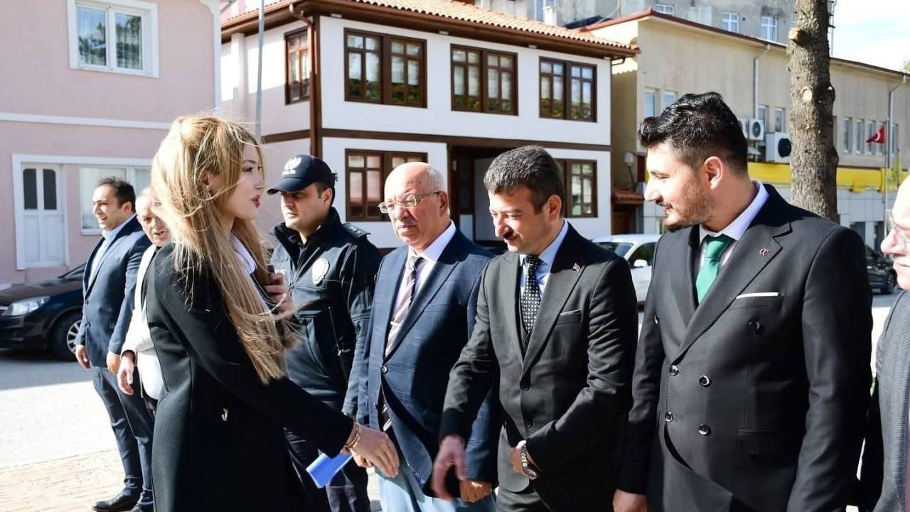 Foto - Ahmet Hakan'dan Ladik Kaymakamı Tuğçe Orhan'la ilgili olay tepki