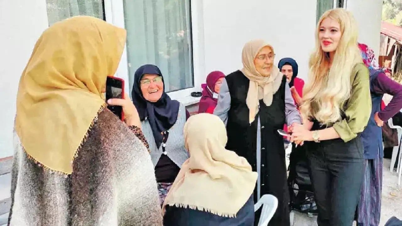 Foto - Ahmet Hakan'dan Ladik Kaymakamı Tuğçe Orhan'la ilgili olay tepki