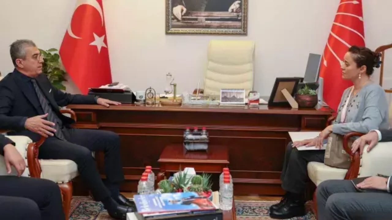 Foto - Ahmet Minguzzi’nin annesinden dikkat çeken hamle! Tüm partileri ziyaret etti, bir tek onları özellikle es geçti