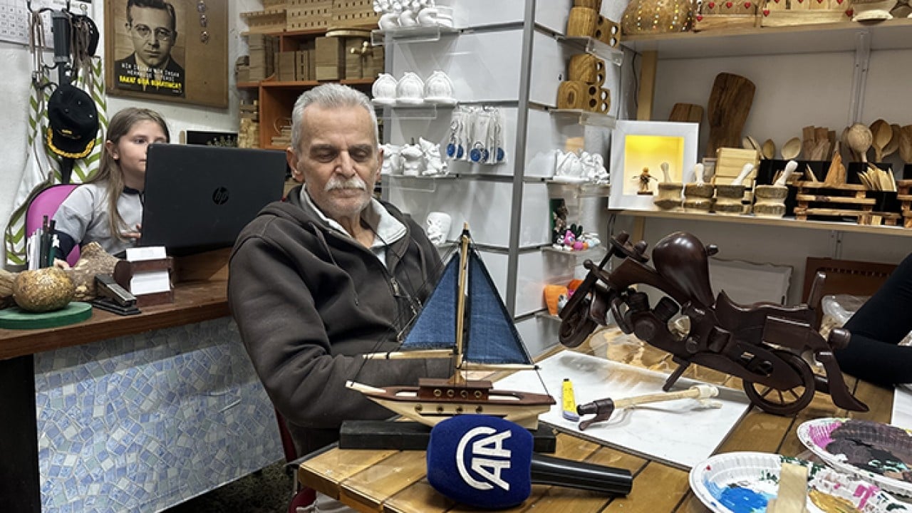 Foto - Ahşap atıklar maharetli ellerde sanata dönüşüyor