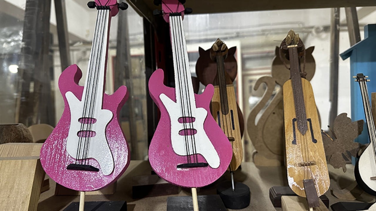 Foto - Ahşap atıklar maharetli ellerde sanata dönüşüyor