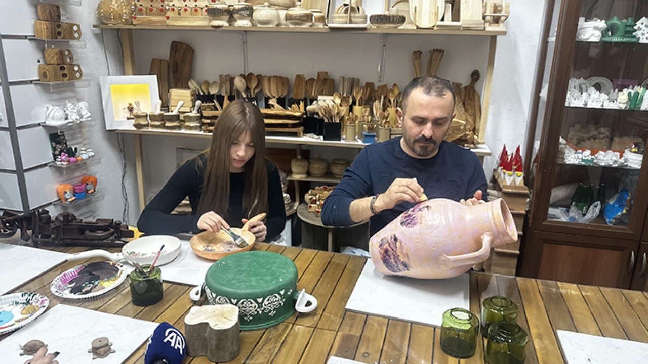 Foto - Ahşap atıklar maharetli ellerde sanata dönüşüyor