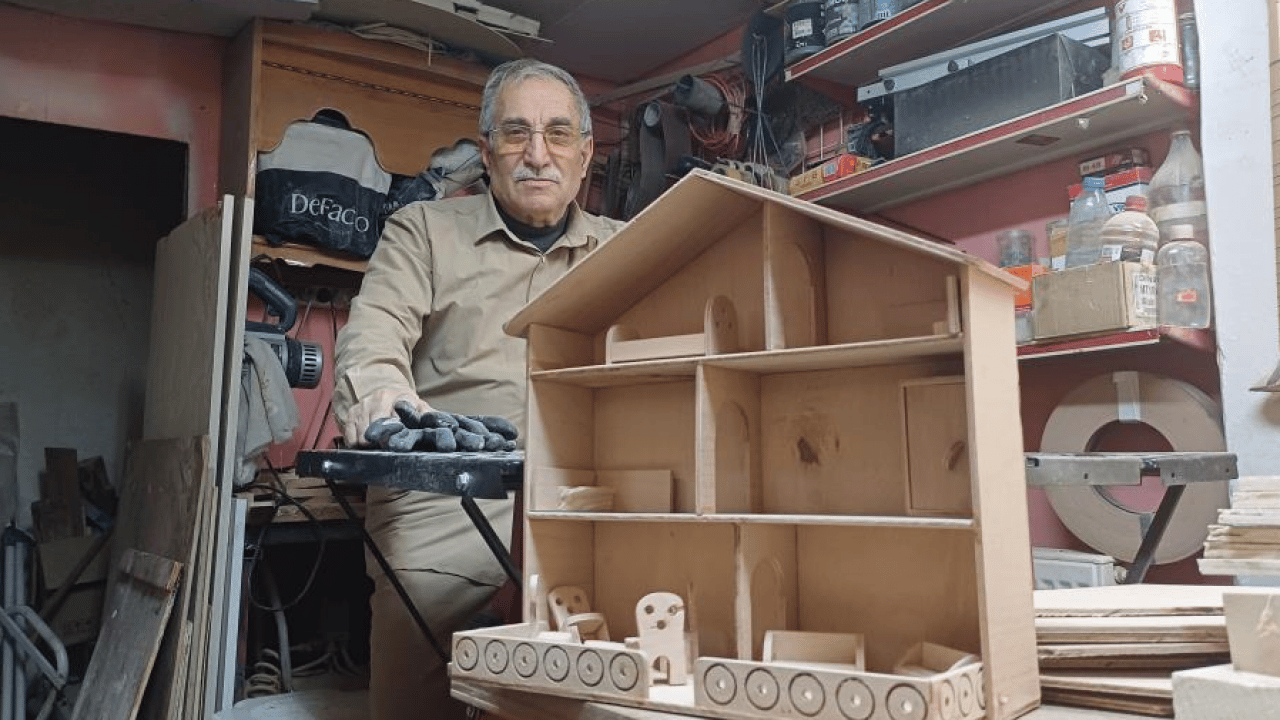 Ahşap oymacısı Mehmet usta isyan etti: Mesleği yaşatacak çırak bulamıyor