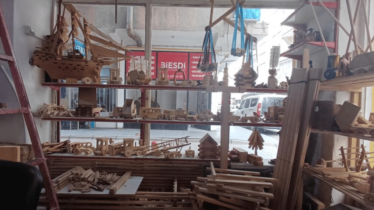 Foto - Ahşap oymacısı Mehmet usta isyan etti: Mesleği yaşatacak çırak bulamıyor