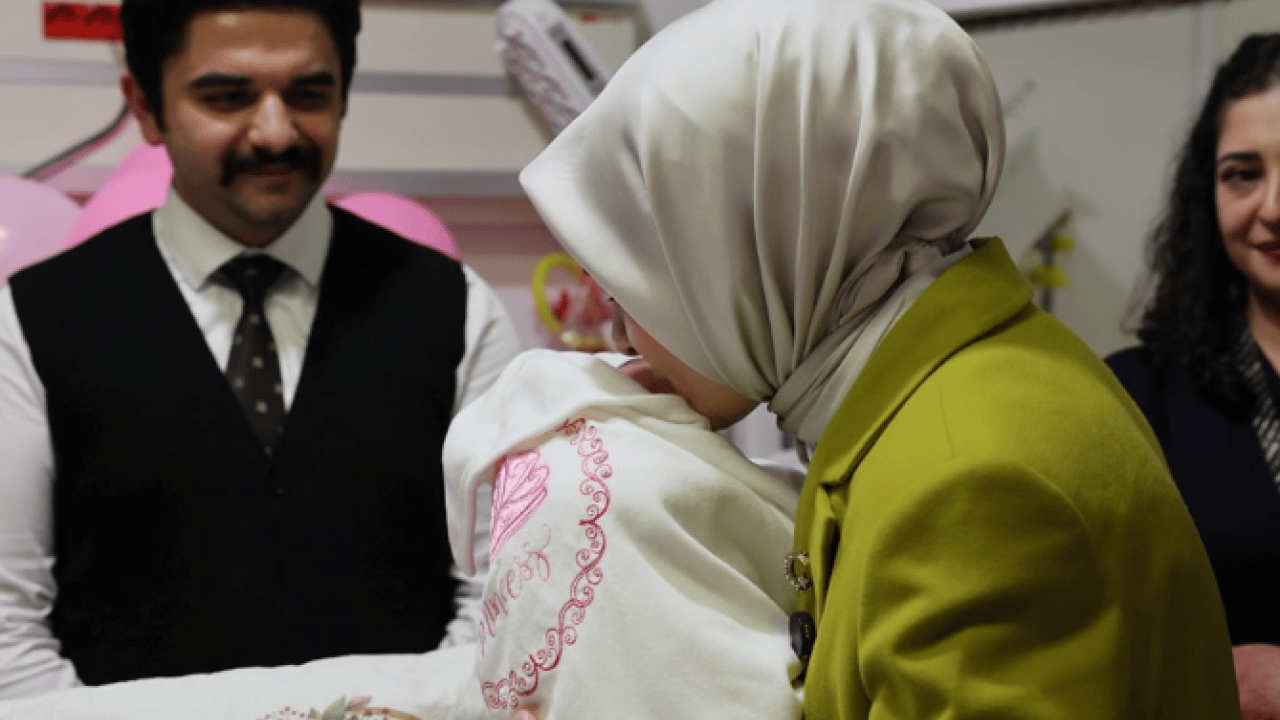 Foto - Aile bakanından doğum izni müjdesi: Hem anneler hem babalar için düzenleme