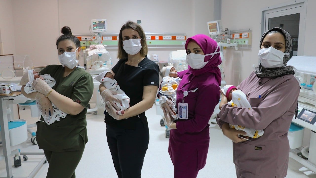 Aile hayırseverlerden destek bekliyor: Prematüre dördüzler 34 günde hayata tutundu