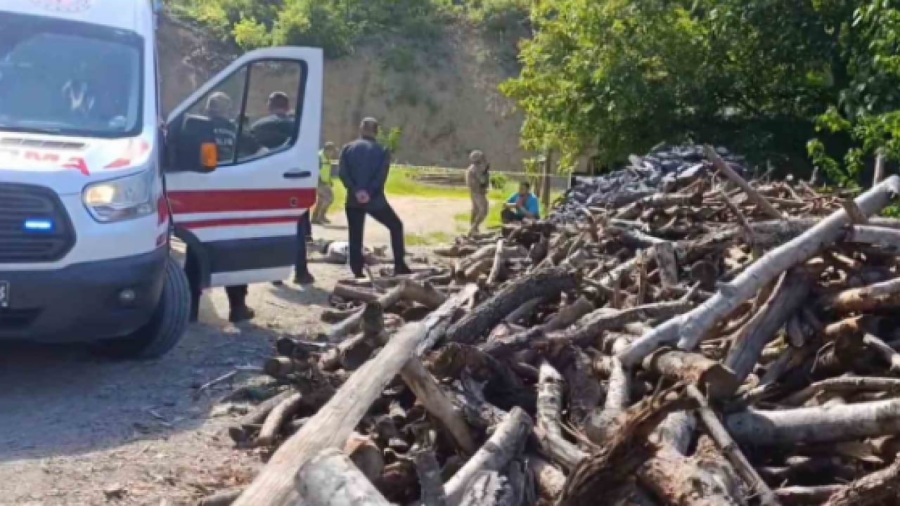 Aile içi tartışma kanlı bitti: Cani koca, eşini odunla döverek katletti