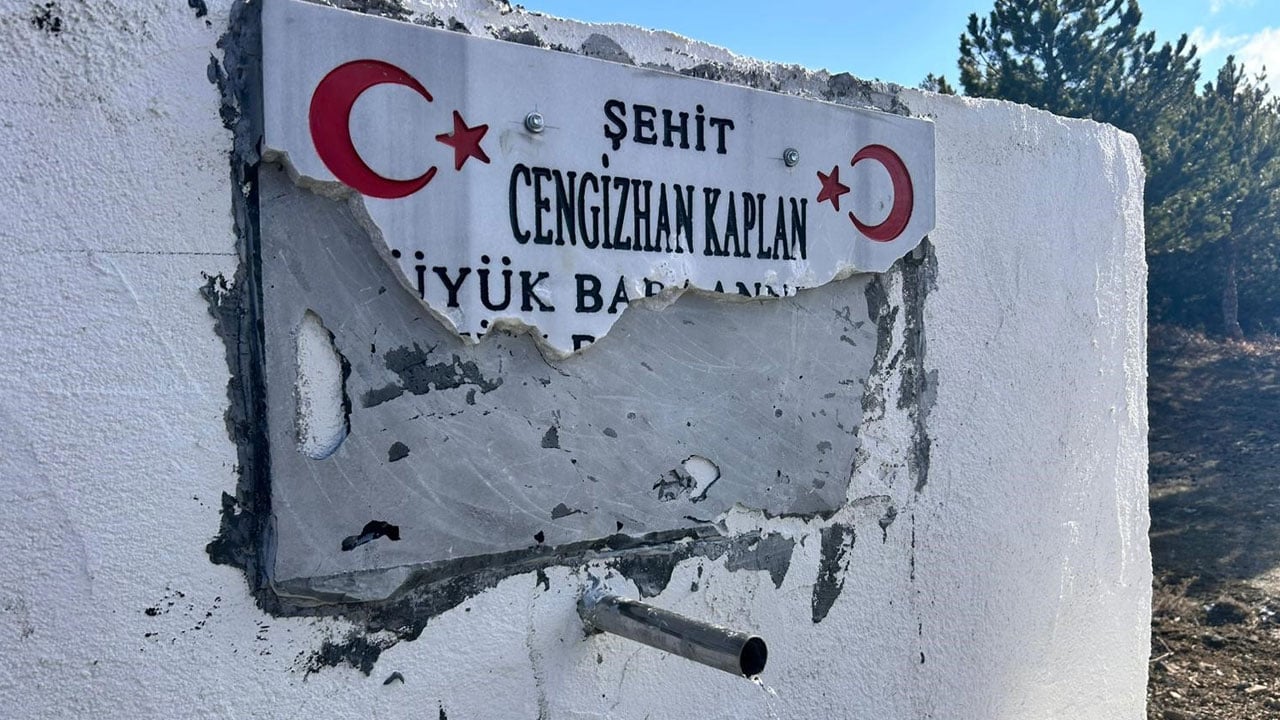 Aile "tehdit edildik" dedi! Şehidin anısına büyük saygısızlık
