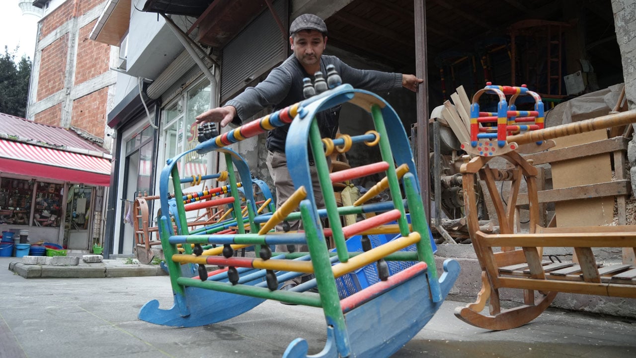 Aileler çareyi el emeğinde buldu! Çocuğu uyumayan aileler akın ediyor