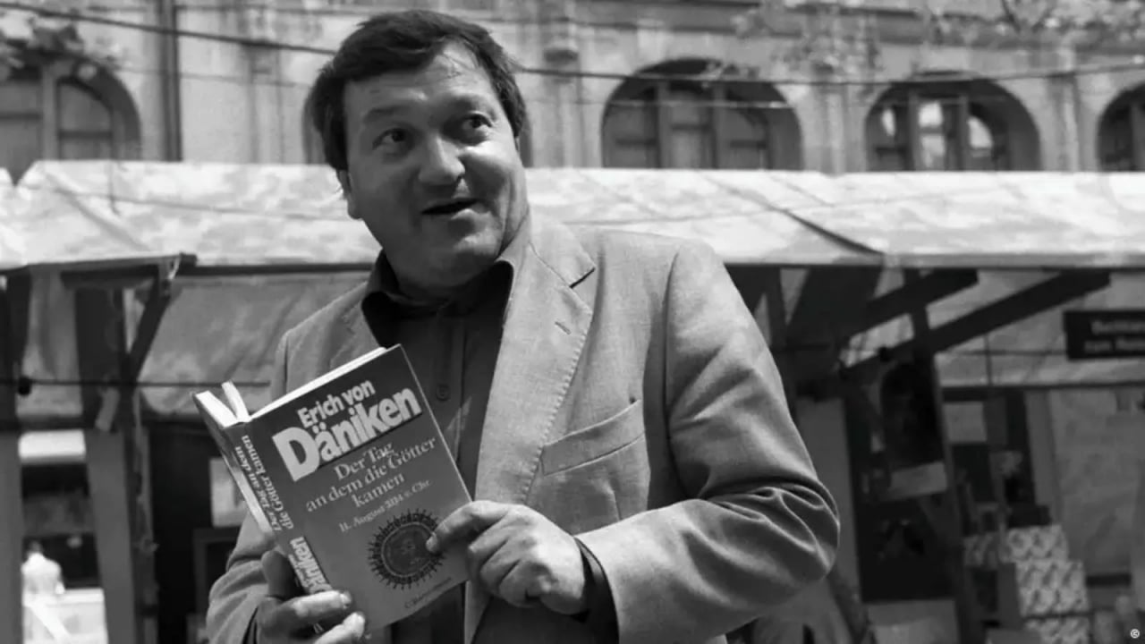 Foto - Ailesi açıkladı! Ünlü yazar hayatını kaybetti