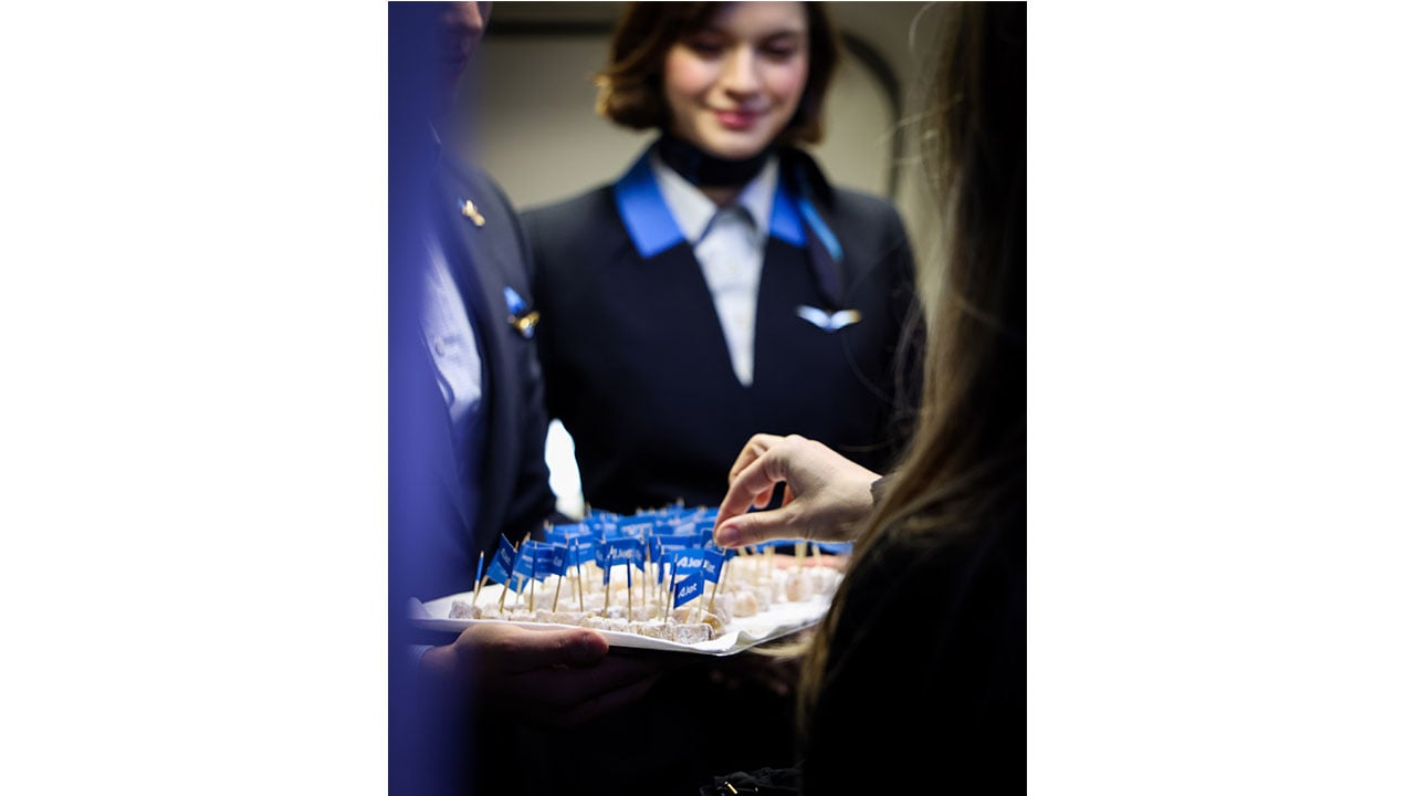 Foto - AJet’in İstanbul – Rotterdam seferleri başladı