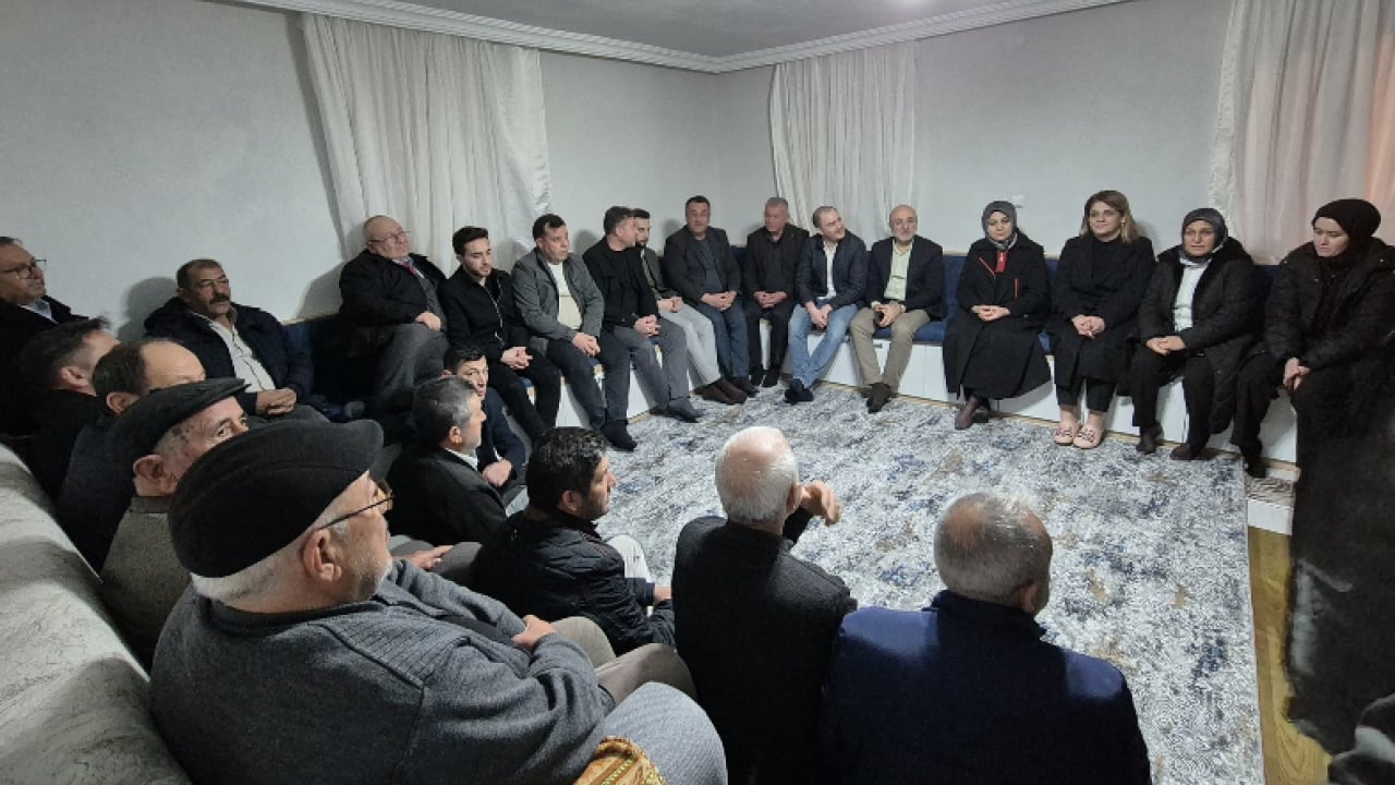 Foto - AK Parti Afyonkarahisar heyeti, Kayıhan'da sahur programında buluştu...