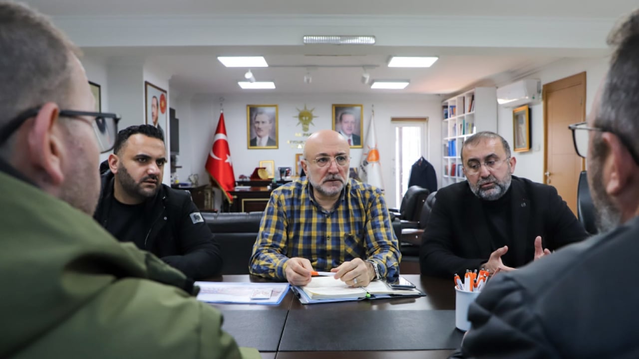 Foto - AK Parti Afyonkarahisar İl Başkanı Av. Turgay Şahin talepleri dinledi... 