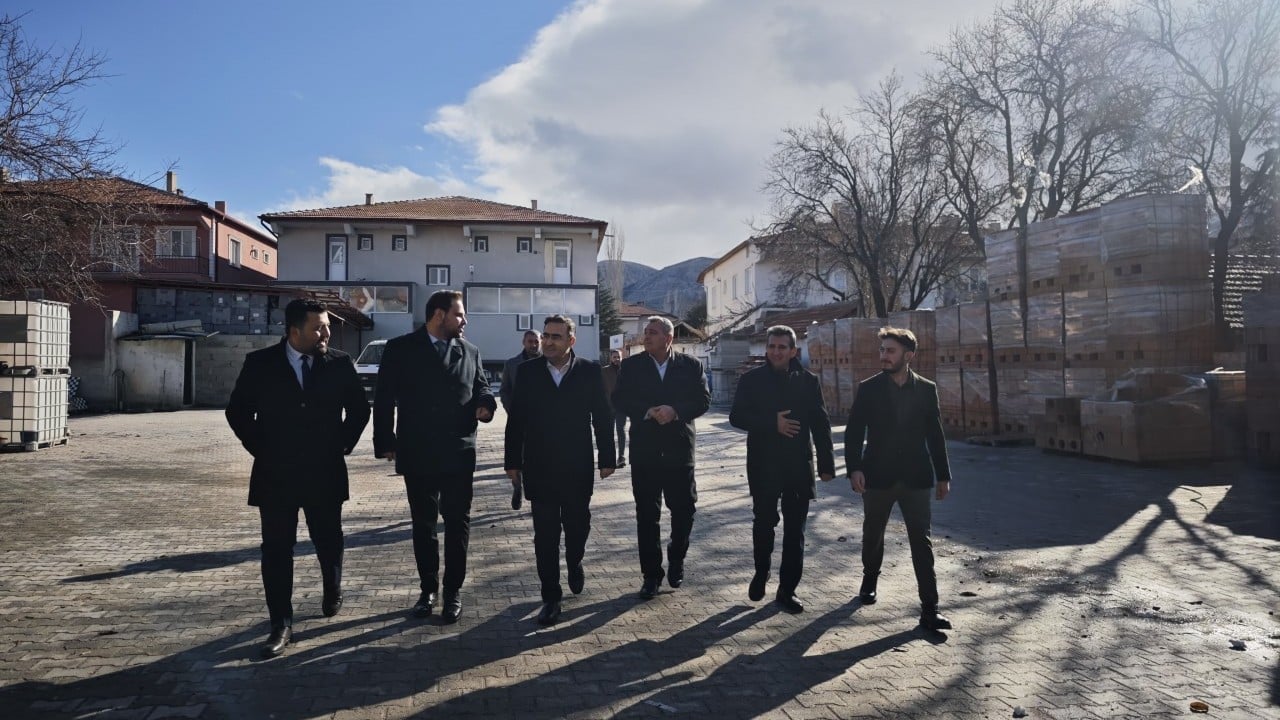 Foto - AK Parti Afyonkarahisar Milletvekili Dr. Hasan Arslan’dan CHP’ye Sert Eleştiriler! "Dezenformasyon ve İkiyüzlülük" Tepkisi 