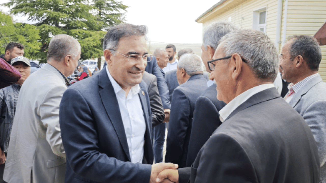 Foto - AK Parti Afyonkarahisar Milletvekili Hasan Arslan sahada... 
