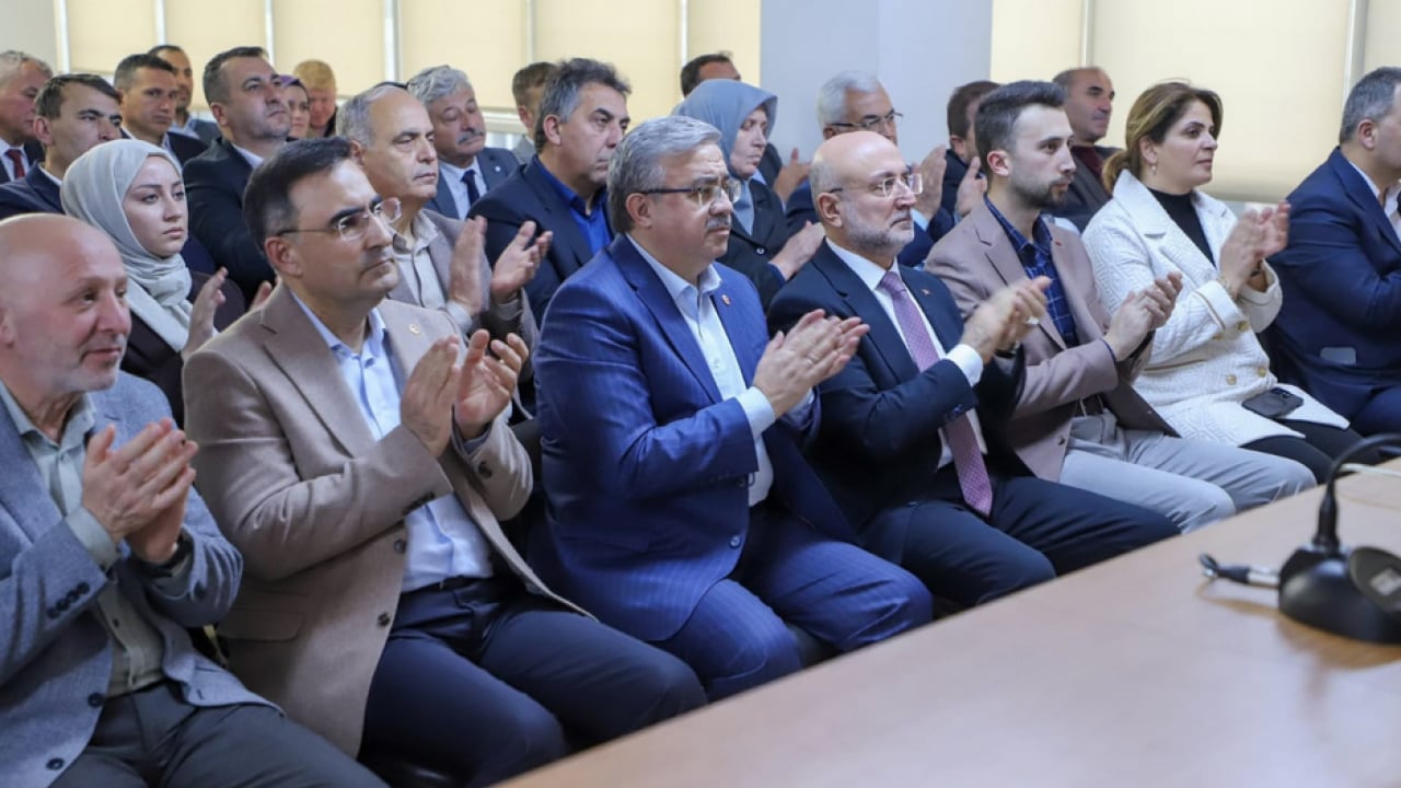 Foto - AK Parti Afyonkarahisar teşkilatı Cumhurbaşkanı Erdoğan ile VKS üzerinden bayramlaştı