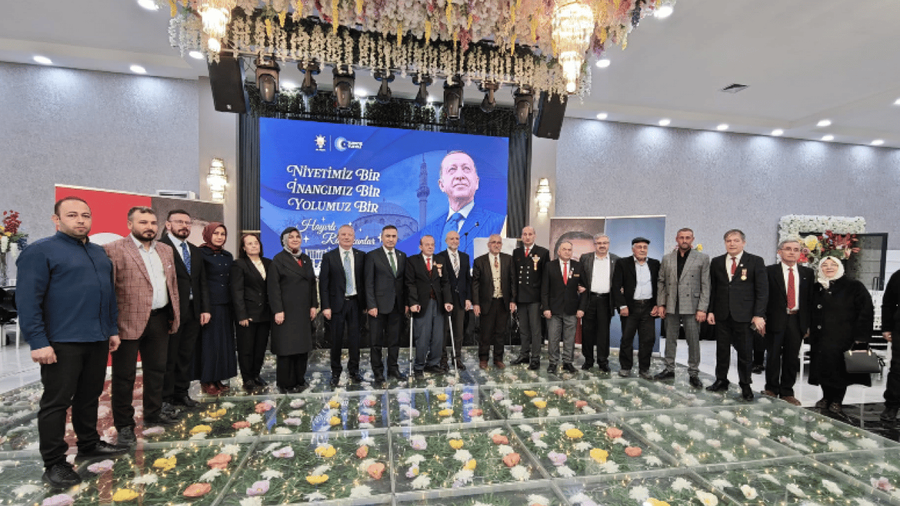 AK Parti Afyonkarahisar'da şehit ve gazi aileleri iftarında buluştu 