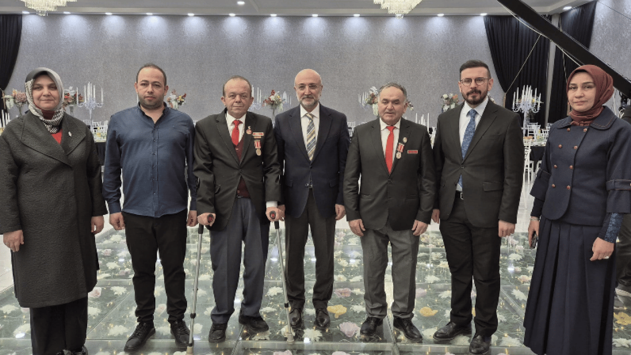 Foto - AK Parti Afyonkarahisar'da şehit ve gazi aileleri iftarında buluştu 