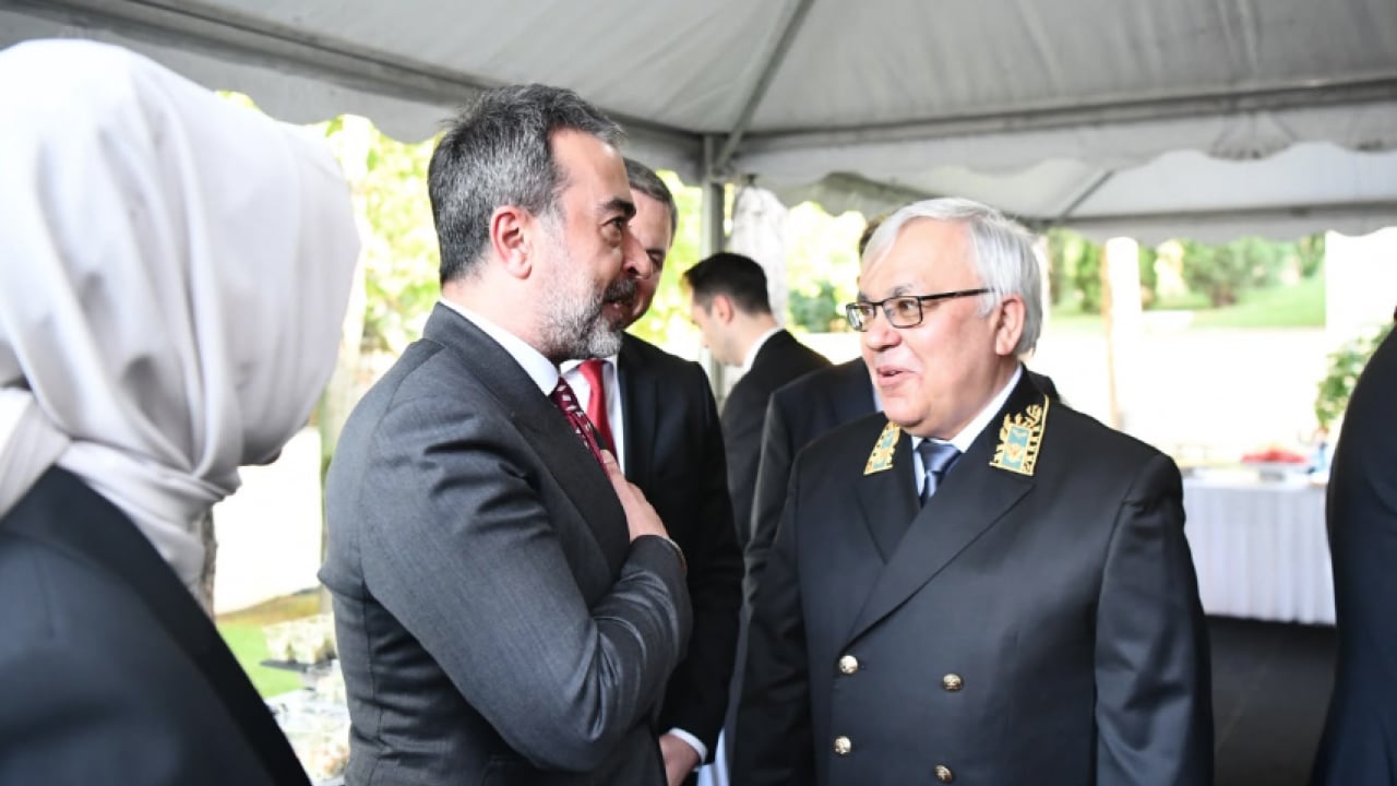 AK Parti Ankara İl Başkanı Hakan Han Özcan, Rusya günü resepsiyonuna katıldı