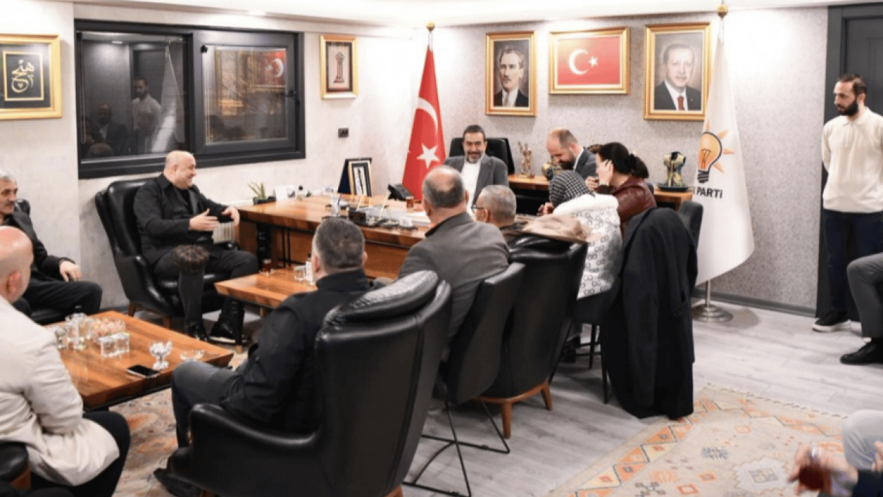 Foto - AK Parti Ankara İl Başkanı Hakan Han Özcan sahada: CHP hizmetle değil; küfürle, yolsuzlukla anılan bir yapı...