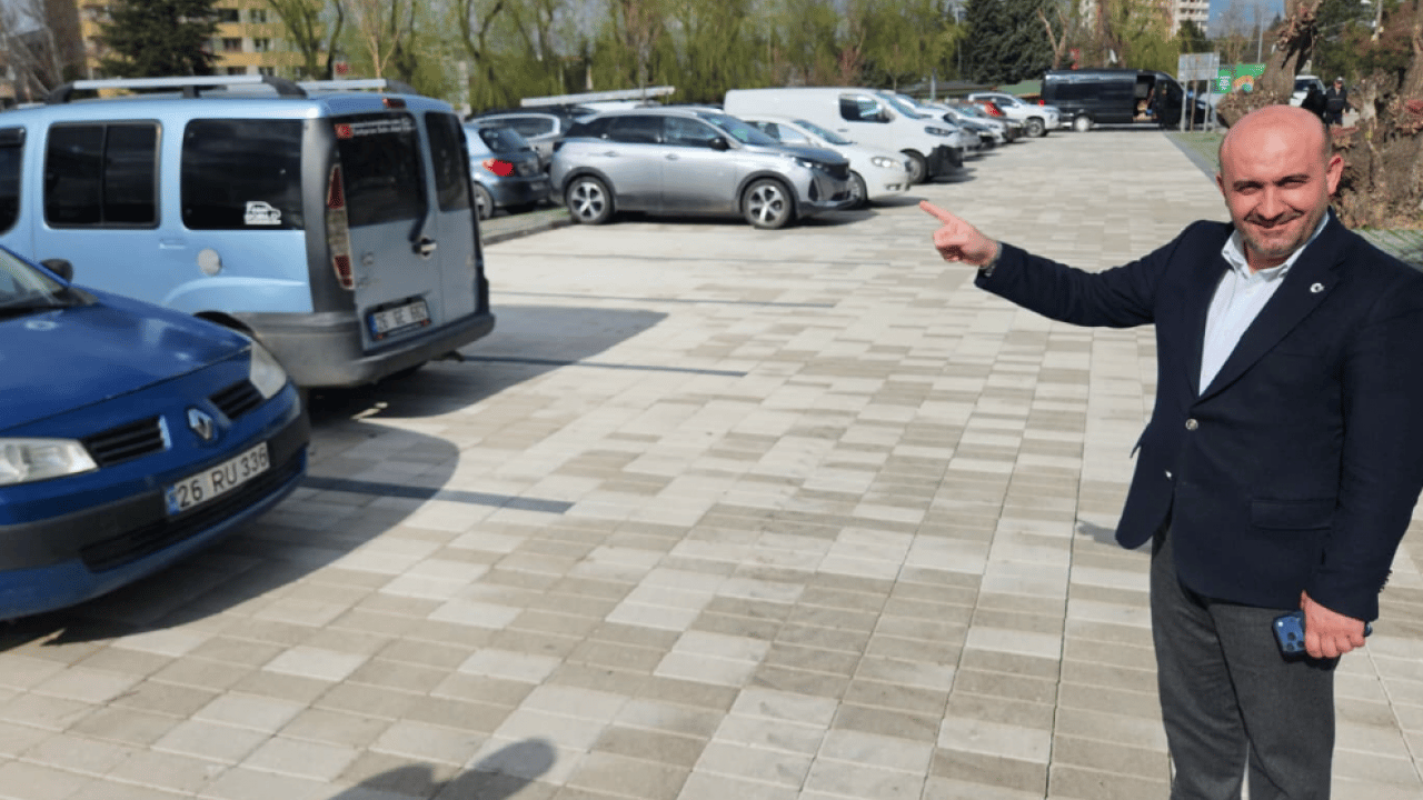 Foto - AK Parti Eskişehir İl Başkanı Gürhan Albayrak'tan Ünlücü'ye '2 yıllık karne' eleştirisi