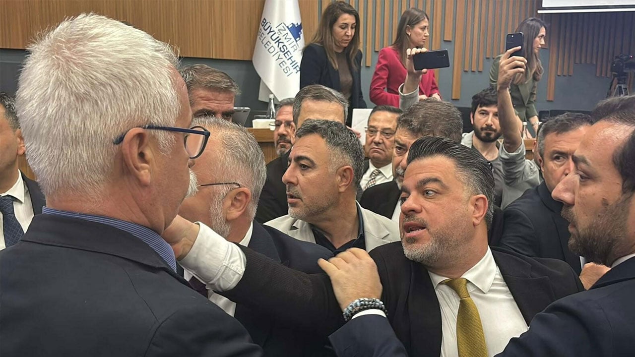 Foto - AK Parti Grubuna söz verilmedi! Belediye Meclisi’nde önce zam sonra arbede