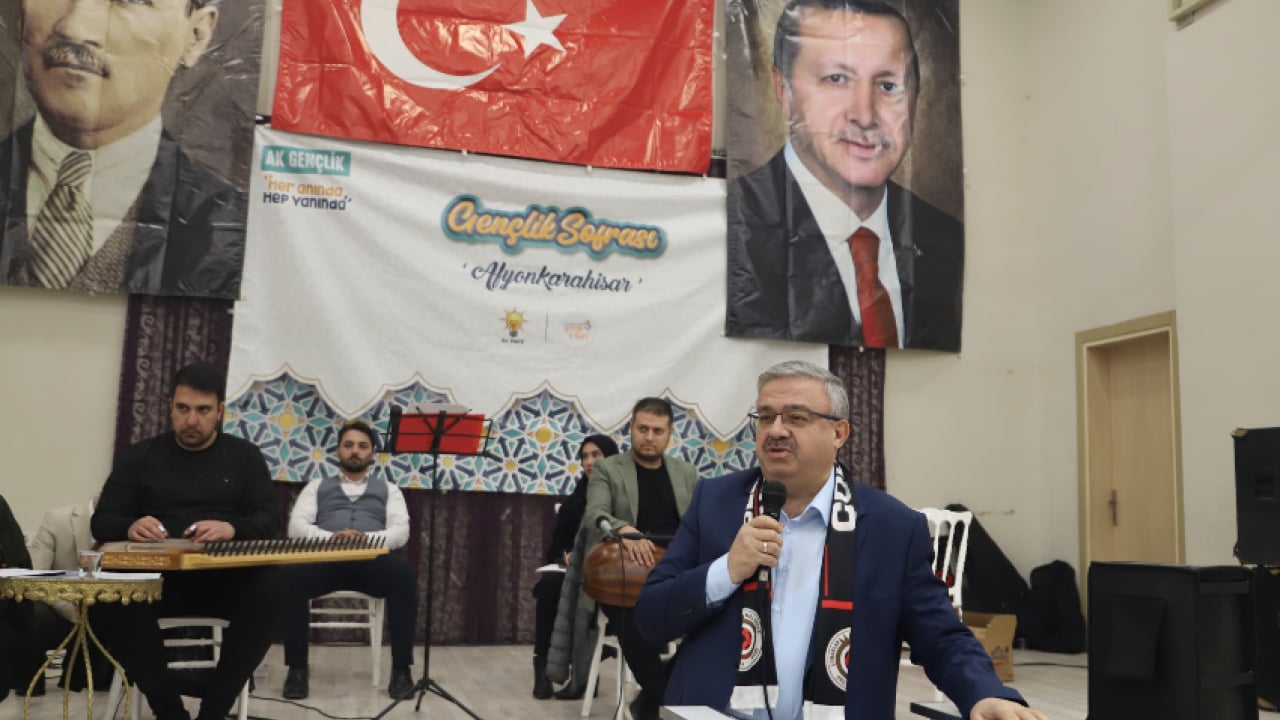 Foto - AK Parti heyeti Çobanlar'da gençlik iftarında gençlerle buluştu